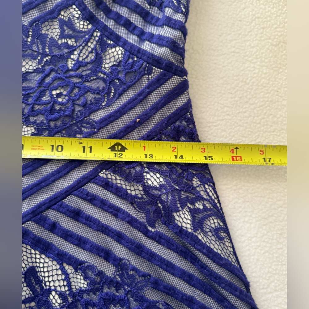 TADASHI SHOJI  royal blue V-neck lace midi formal evening dress size 4 - Picture 13 of 13